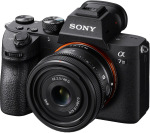Sony 40mm, f/2.5 G для камер NEX (SEL40F25G.SYX) - купити в інтернет-магазині Техностар